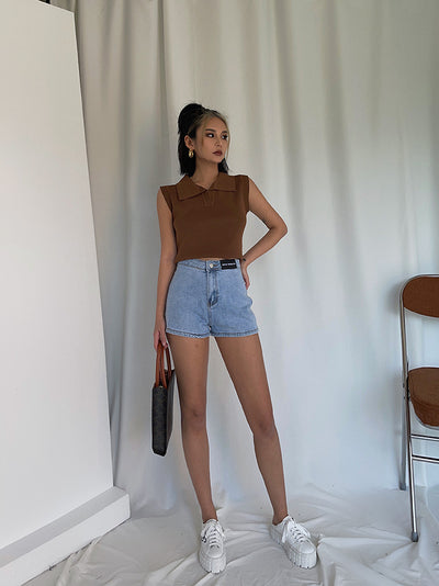 Hot Pants With High Waist And Long Legs